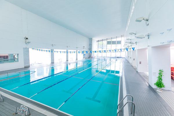 室内温水プール