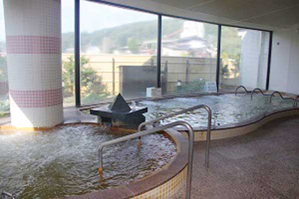 北杜市泉温泉健康センター